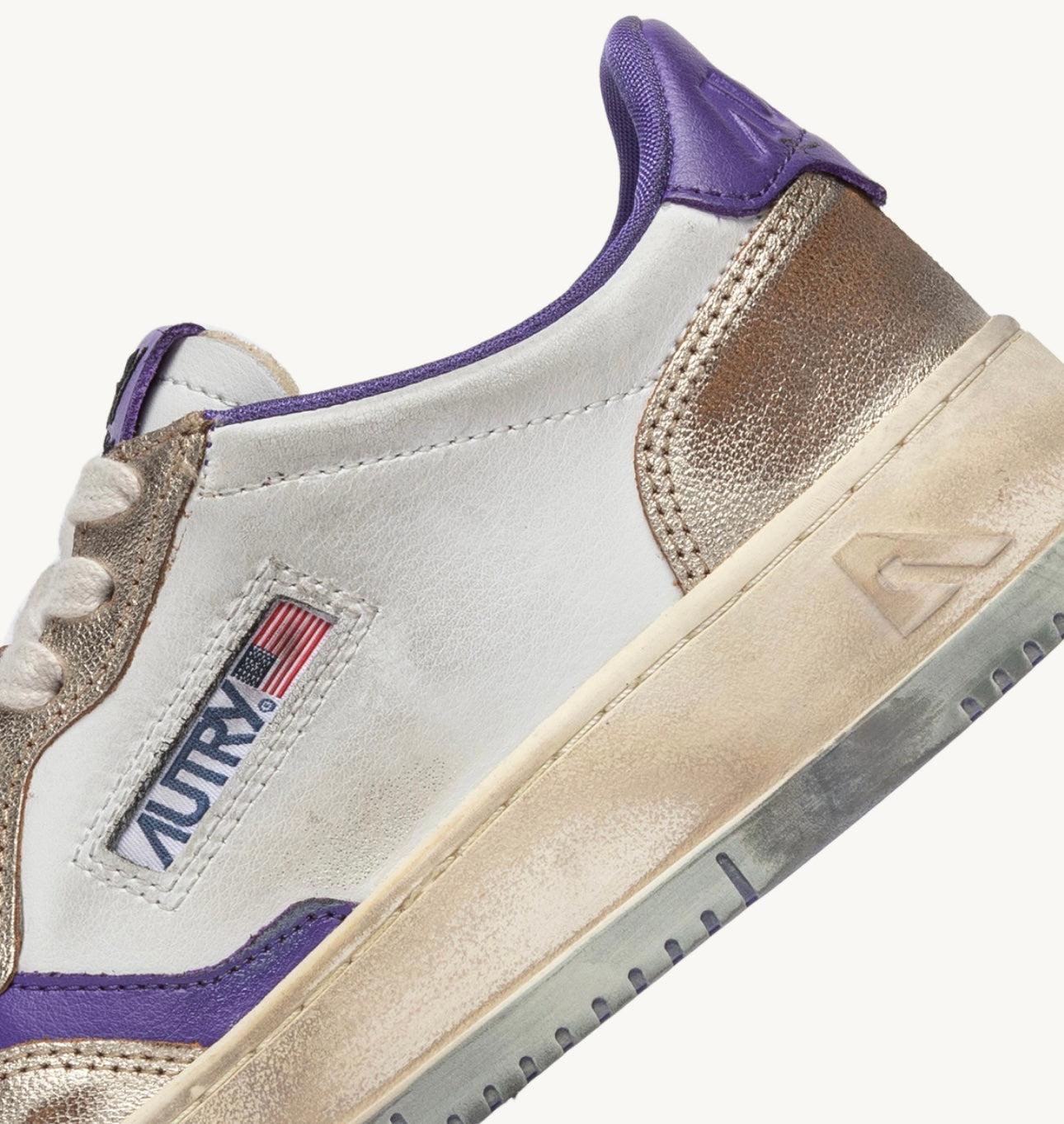 AUTRY Medalist Low Super Vintage Sneakers In White Purple And Platinum Leather