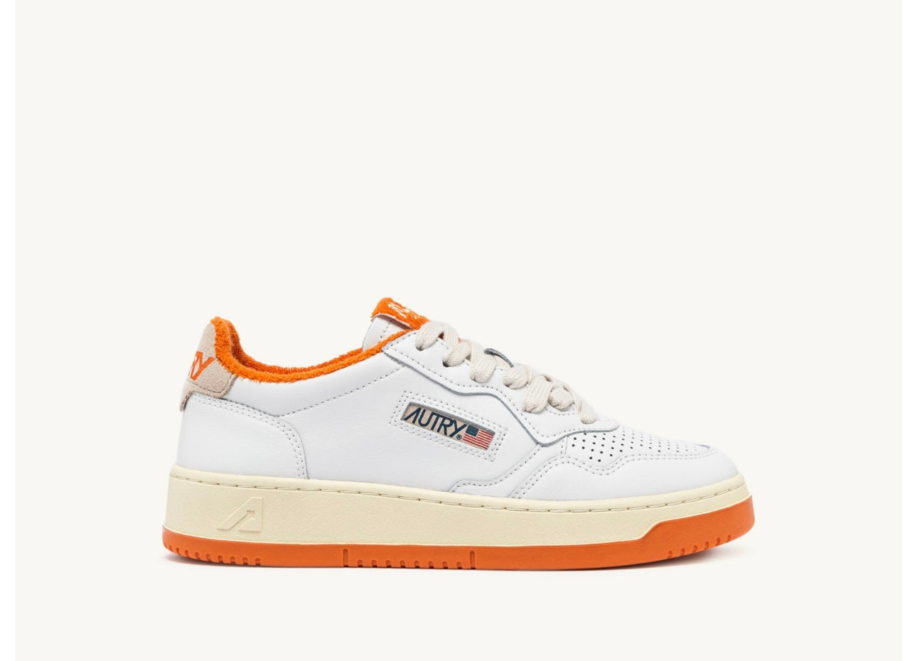 MEDALIST LOW SNEAKERS IN WHITE AND AMBERGLOW LEATHER