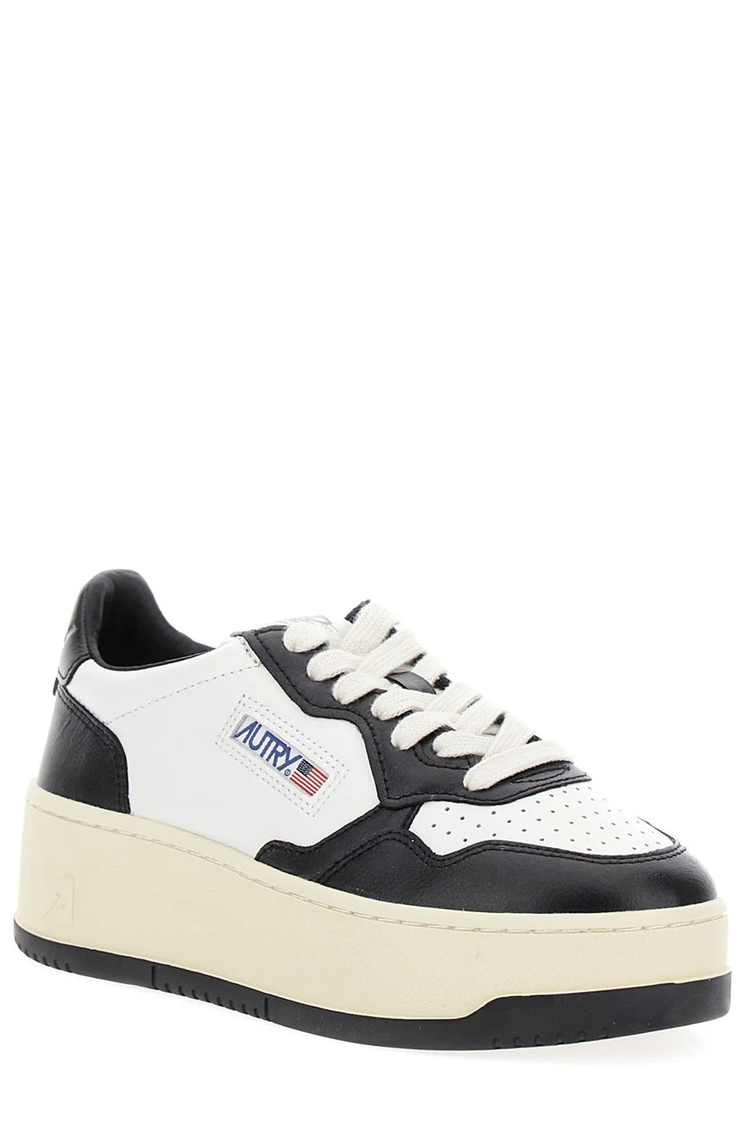 Medalist Platform Sneakers In black Leather