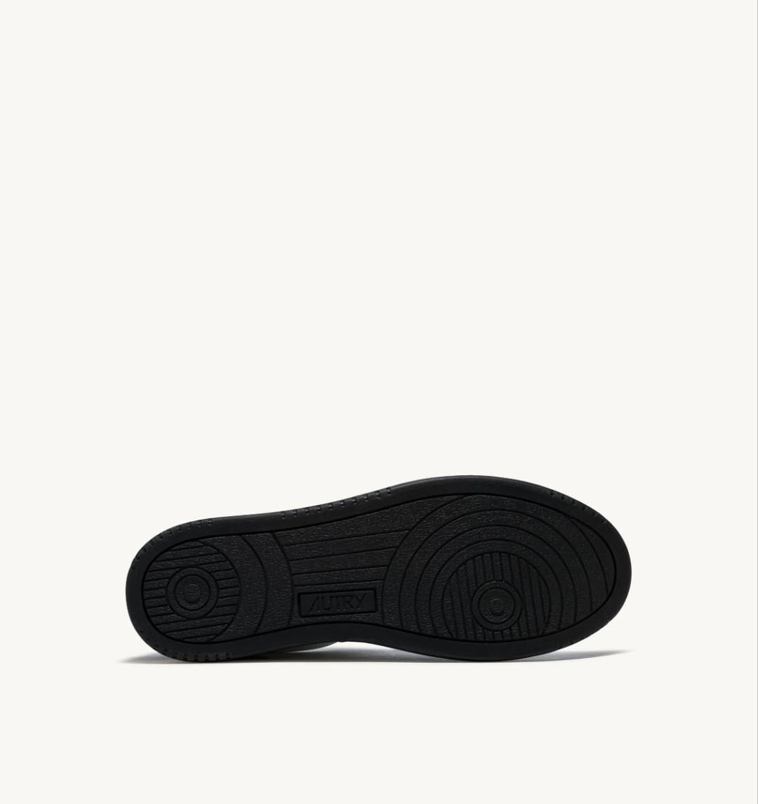 Medalist Low Bicolor Sneakers In White And Black Leather