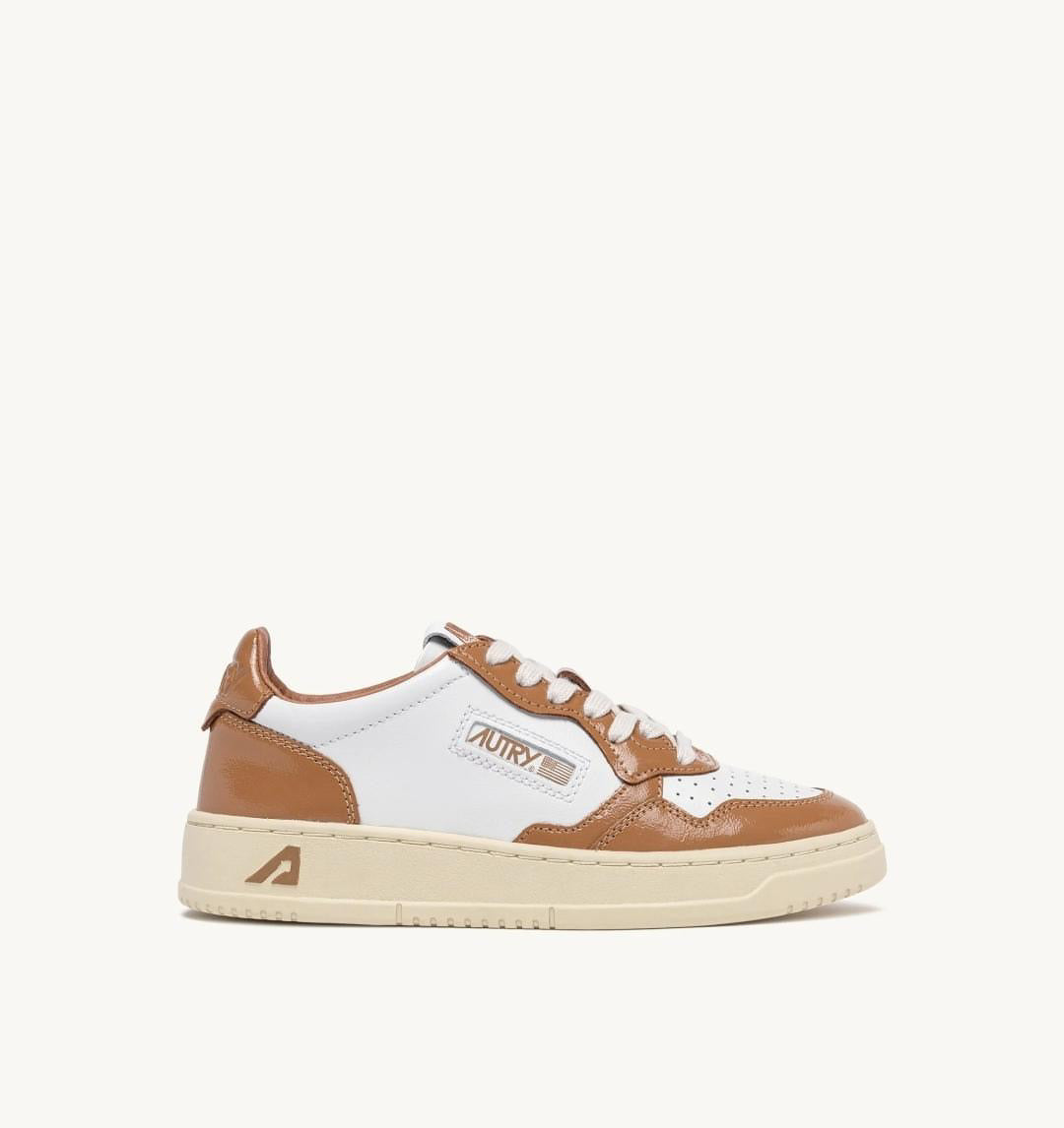 Medalist Low Sneakers In White And Brown Sugar Leather