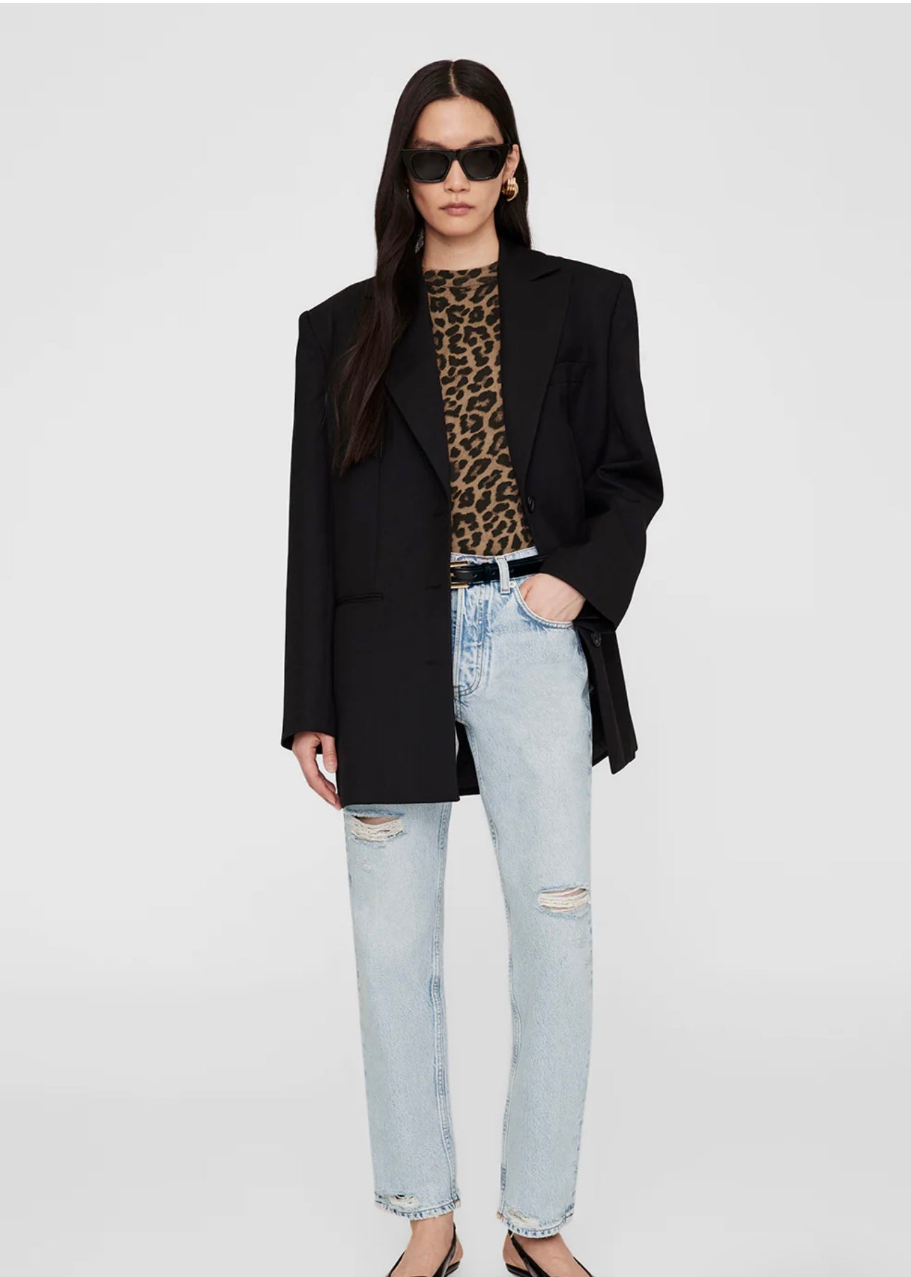 AVI TEE

Black And Brown Leopard